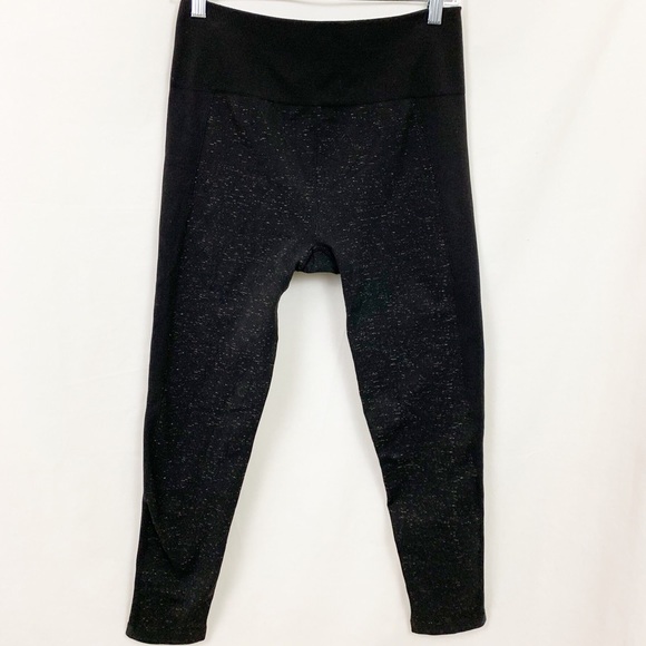 lululemon athletica Pants - Lululemon Free To Flow 7/8 Tights - 0041